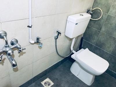 Bathroom Image of 968 Sq.ft 2 BHK Apartment / Flat for rent in Solitaire Residency, Rahatani Pune for Rs. 30000