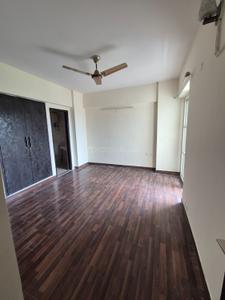 Bedroom Image of 1050 Sq.ft 2.5 BHK Apartment / Flat for rent in Sethi Max Royal, Sector 76 Noida for Rs. 28000