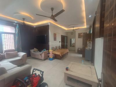 Hall Image of 1100 Sq.ft 2.5 BHK Apartment / Flat for sale in Patparganj New Delhi for Rs. 15400000