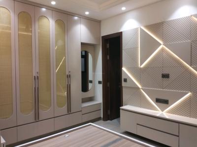 Bedroom Image of 1800 Sq.ft 3 BHK Builder Floor for sale in Vikaspuri New Delhi for Rs. 34000000