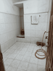 Bathroom Image of 1500 Sq.ft 4 BHK Builder Floor for rent in Awadh Nagar Mainpuri for Rs. 15000