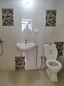 Common Bathroom Image of 560 Sq.ft 1 BHK Apartment / Flat for sale in Mahindra Happinest Kalyan, Bhiwandi Thane for Rs. 3850000