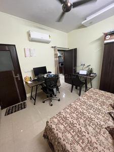 Bedroom Image of 1250 Sq.ft 3 BHK Apartment / Flat for sale in GH 14 DDA MIG, Paschim Vihar New Delhi for Rs. 12000000
