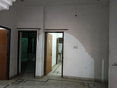 Image of 1150 Sq.ft 2 BHK Builder Floor for rent in Indira Nagar, Lucknow for Rs. 10000