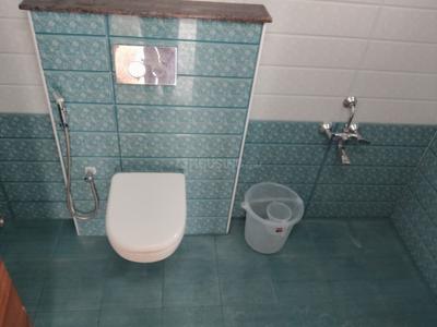 Bathroom Image of 1500 Sq.ft 3 BHK Apartment / Flat for rent in Adambakkam Chennai for Rs. 40000