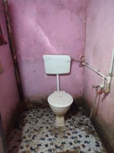 Bathroom Image of 300 Sq.ft 1 RK Independent House for rent in Ulhasnagar Thane for Rs. 3000