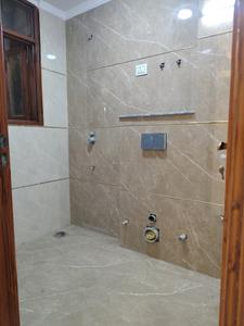 Common Bathroom Image of 1200 Sq.ft 3 BHK Apartment / Flat for rent in Chhattarpur New Delhi for Rs. 29000