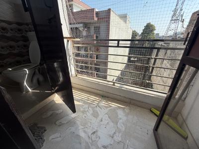 Balcony Image of 600 Sq.ft 2 BHK Builder Floor for sale in Mayur Vihar Phase 1 New Delhi for Rs. 4500000