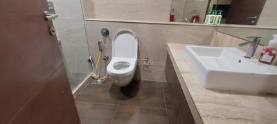Bathroom Image of 960 Sq.ft 2 BHK Apartment / Flat for sale in K Raheja Vistas, Powai Mumbai for Rs. 26500000
