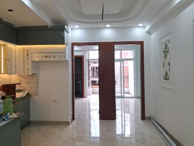 Living Room Image of 950 Sq.ft 2 BHK Apartment / Flat for sale in Sector 73 Noida for Rs. 3990000