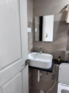 Bathroom Image of 900 Sq.ft 2 BHK Apartment / Flat for rent in Sai Pleasure, Wakad Pune for Rs. 32000