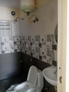 Bathroom Image of 650 Sq.ft 1 BHK Apartment / Flat for rent in Kaggadasapura Bengaluru for Rs. 17000