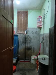 Bathroom Image of 1000 Sq.ft 4 BHK Builder Floor for sale in Old Delhi New Delhi for Rs. 15000000