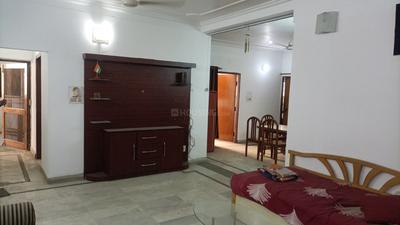 Living Room Image of 1600 Sq.ft 3 BHK Apartment / Flat for rent in Husainganj Lucknow for Rs. 43000