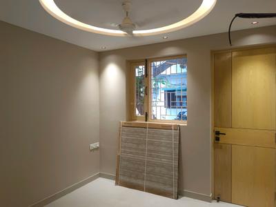 Bedroom Image of 1300 Sq.ft 3 BHK Builder Floor for sale in Janakpuri New Delhi for Rs. 22500000