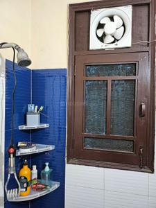Kitchen Image of 1050 Sq.ft 2 BHK Builder Floor for sale in Kavi Nagar Ghaziabad for Rs. 8000000