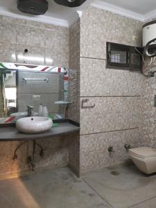 Common Bathroom One Image of 2000 Sq.ft 5 BHK Apartment / Flat for sale in KG-III New Delhi for Rs. 22500000