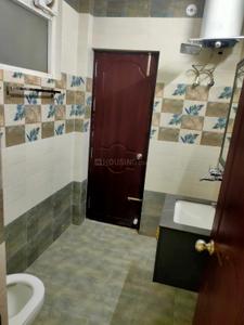 Bathroom Image of 2500 Sq.ft 3 BHK Builder Floor for rent in Gomti Nagar Lucknow for Rs. 30000