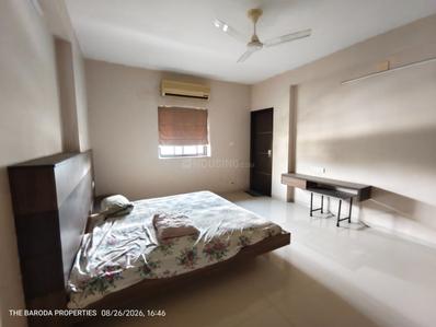 Bedroom Image of 2000 Sq.ft 3 BHK Apartment / Flat for rent in Race Course Vadodara for Rs. 55000
