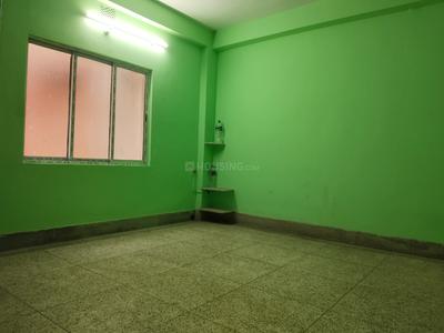 Bedroom Image of 800 Sq.ft 2 BHK Apartment / Flat for rent in Picnic Garden Kolkata for Rs. 12000