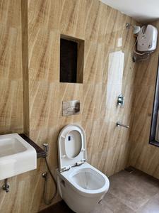 Bathroom Image of 1100 Sq.ft 2 BHK Apartment / Flat for sale in Lodha Amara Tower 6, Thane West Thane for Rs. 12800000