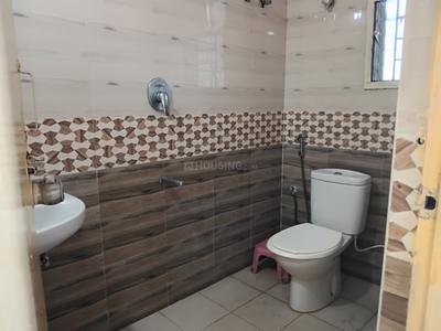 Bathroom Image of 1350 Sq.ft 2 BHK Apartment / Flat for rent in Kgeyes Veda Ranghaa Nivas, Kodambakkam Chennai for Rs. 40000