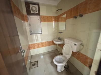 Bathroom Image of 1250 Sq.ft 2.5 BHK Apartment / Flat for rent in Vasant Kunj New Delhi for Rs. 60000