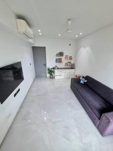 Hall Image of 2500 Sq.ft 4 BHK Apartment / Flat for rent in Orbit Heights, Grant Road Mumbai for Rs. 450000