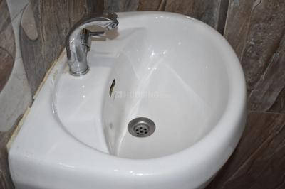 Bathroom Image of 550 Sq.ft 1 BHK Apartment / Flat for rent in Dudhli Shimla for Rs. 13000