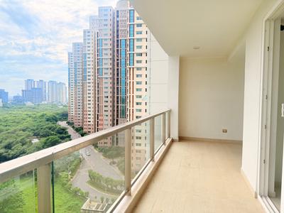 Balcony Image of 2600 Sq.ft 3 BHK Apartment / Flat for sale in DLF The Crest, DLF Phase 5 Gurgaon for Rs. 137500000