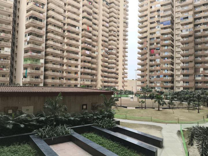 Gaur City 7th Avenue Main Image 1