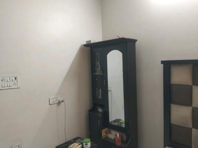 Bedroom Image of 700 Sq.ft 2 BHK Builder Floor for sale in Shastri Nagar New Delhi for Rs. 8500000