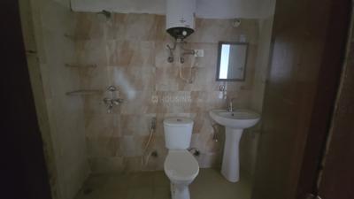 Bathroom Image of 1285 Sq.ft 3 BHK Apartment / Flat for sale in Ajnara Le Garden, Noida Extension Greater Noida for Rs. 10500000