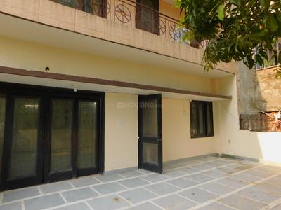Balcony Image of 900 Sq.ft 1 BHK Builder Floor for rent in Janakpuri New Delhi for Rs. 23000