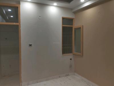 Bedroom Image of 1250 Sq.ft 4 BHK Apartment / Flat for sale in Sector 4 Rohini New Delhi for Rs. 6000000