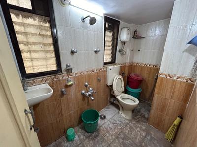 Bathroom Image of 1015 Sq.ft 2.5 BHK Apartment / Flat for rent in Dombivli East Thane for Rs. 28000