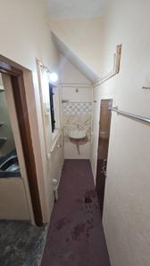 Bathroom Image of 850 Sq.ft 1 BHK Independent House for rent in Rameshwari Nagpur for Rs. 13000