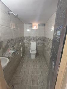 Bathroom Image of 950 Sq.ft 1 BHK Apartment / Flat for rent in Gachibowli Hyderabad for Rs. 25000