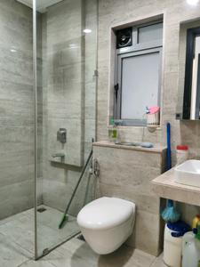 Common Bathroom Image of 935 Sq.ft 3 BHK Apartment / Flat for rent in Mulund West Mumbai for Rs. 88000
