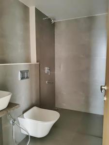 Common Bathroom Image of 2000 Sq.ft 3 BHK Apartment / Flat for sale in Nirmal Lifestyle Phase One, Mulund West Mumbai for Rs. 35500000