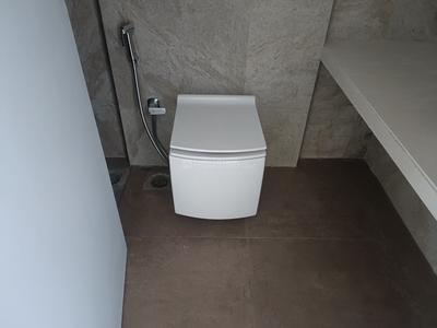 Bathroom Image of 980 Sq.ft 2 BHK Apartment / Flat for sale in Kanakia Silicon Valley, Powai Mumbai for Rs. 26000000
