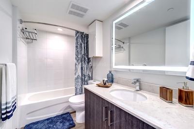 Bathroom Image of 3600 Sq.ft 4 BHK Apartment / Flat for sale in Bandra West Mumbai for Rs. 195000000