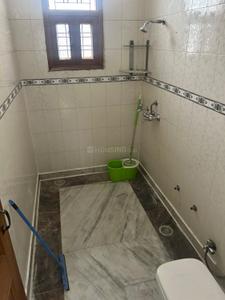 Bathroom Image of 1680 Sq.ft 2 BHK Builder Floor for rent in Big Block Builder Floor, Sector 46 Gurgaon for Rs. 31000