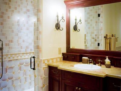 Bathroom Image of 1200 Sq.ft 3 BHK Apartment / Flat for sale in Khar West Mumbai for Rs. 63000000