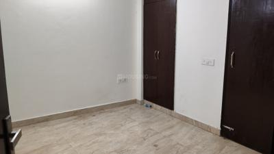 Bedroom Image of 1100 Sq.ft 3 BHK Apartment / Flat for sale in Vasant Kunj New Delhi for Rs. 8000000