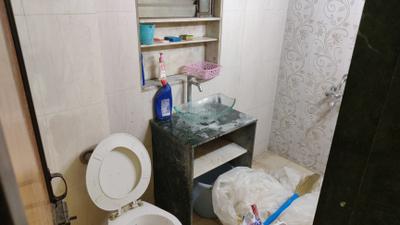 Bathroom Image of 400 Sq.ft 1 RK Apartment / Flat for rent in GHP Powai Vihar Complex, Powai Mumbai for Rs. 32000