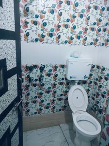 Bathroom Image of 450 Sq.ft 1 RK Builder Floor for rent in Matiala New Delhi for Rs. 9000