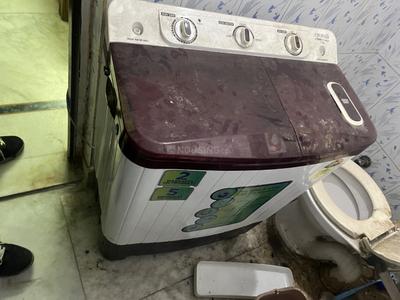 Bathroom Image of 490 Sq.ft 1 BHK Builder Floor for rent in Ashok Nagar New Delhi for Rs. 16000