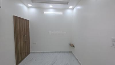 Bedroom Image of 650 Sq.ft 2 BHK Apartment / Flat for rent in Pitampura New Delhi for Rs. 22500