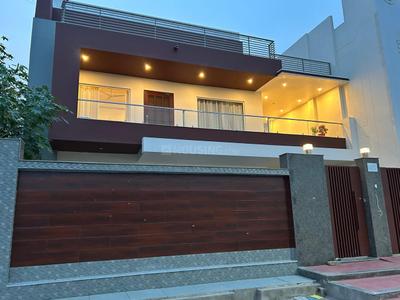 Image of 7800 Sq.ft 7 BHK Villa for sale in UPAVP Vrindavan Yojna, Roberts Lines, Lucknow for Rs. 58000000